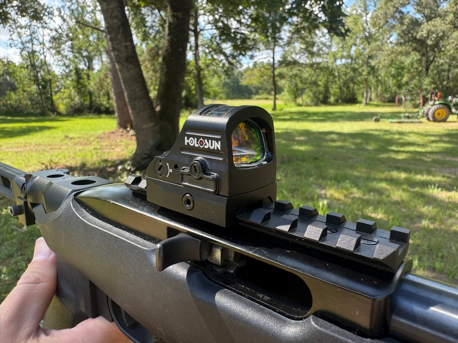 View of Holosun 407C X2 front glass