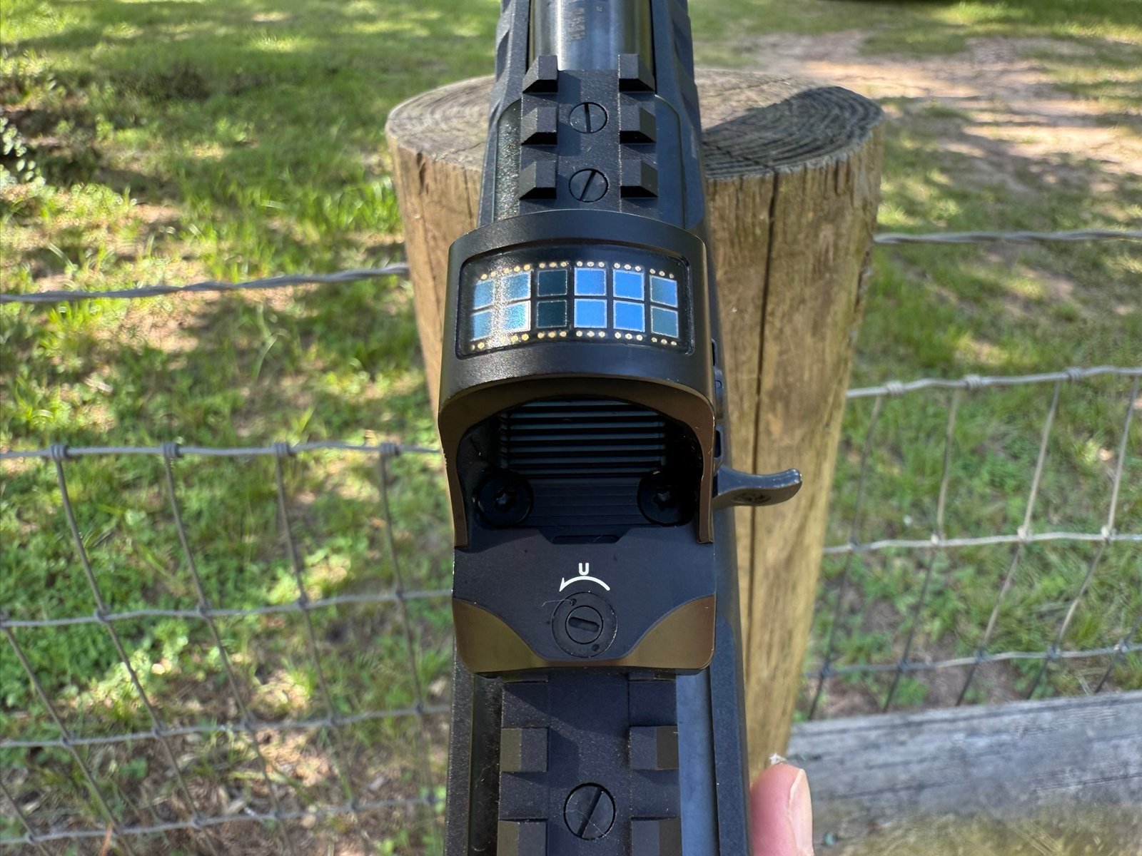 Solar panel on Holosun 407C X2